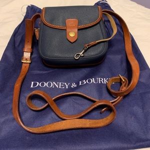 Dooney & Bourke small crossbody